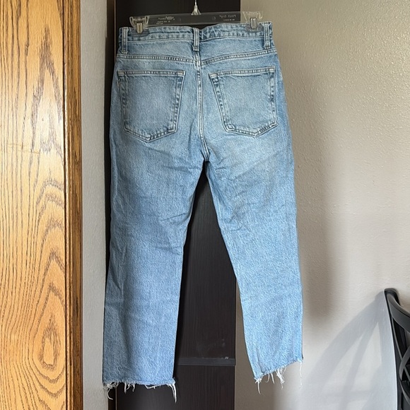 Women’s Topshop Size 28x30 Distressed Light Wash Straight Leg Jeans - Picture 2 of 6